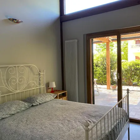 Апартаменты Nuovo Chalet Sole Luna, Riccione E Misano Santa Maria di Scacciano